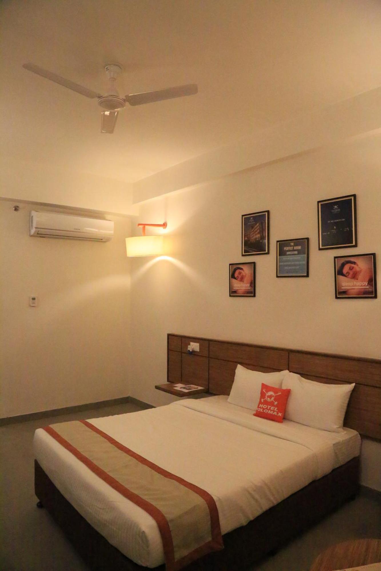 Max Hotels Jabalpur Oda fotoğraf